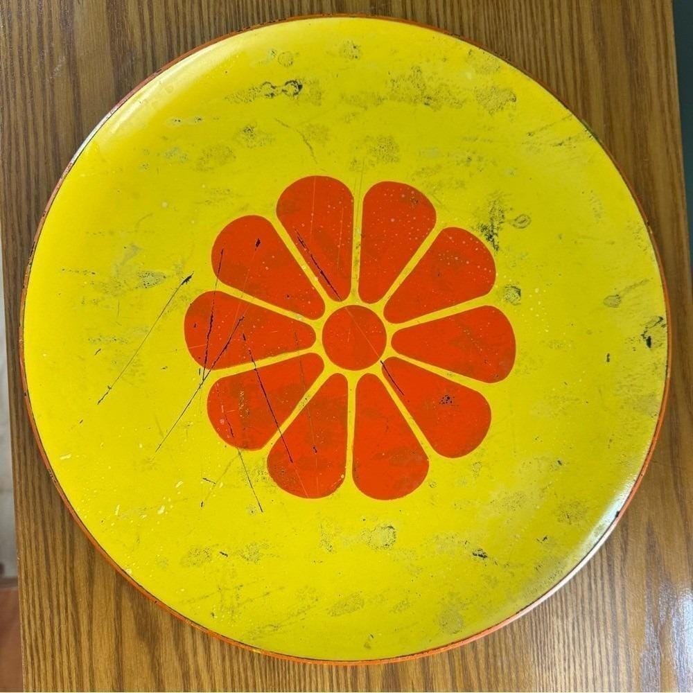 VTG 70s Metal Plate Yellow with Red Orange Flower Dark Silver Underside 13"
